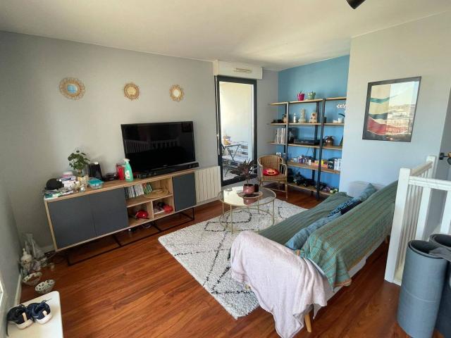 Location T4 avec parking et grand balcon gare saint jean
