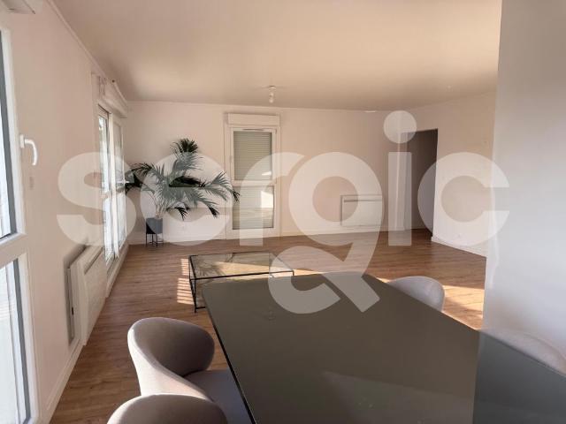 location t5 104 m² compiegne 60200