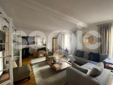 location t6 et plus 220 m² paris 75116
