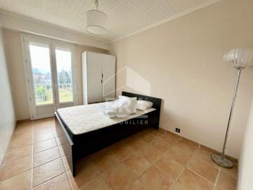 LOCATION TARBES T4 meublé avec balcon
