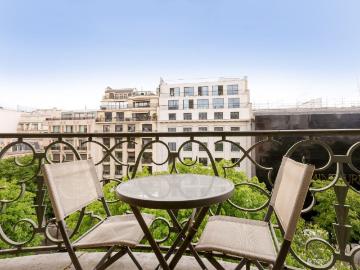 Location vide Appartement Paris 75008 97 m2 1 chambre Avenue Montaigne