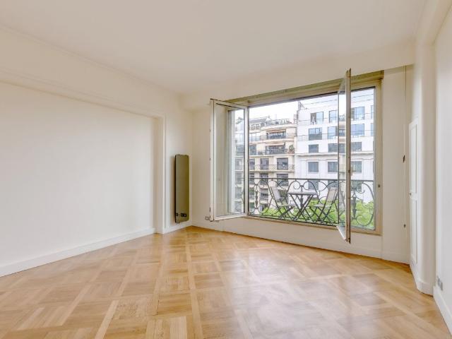 Location vide Appartement Paris 75008 97 m2 1 chambre Avenue Montaigne