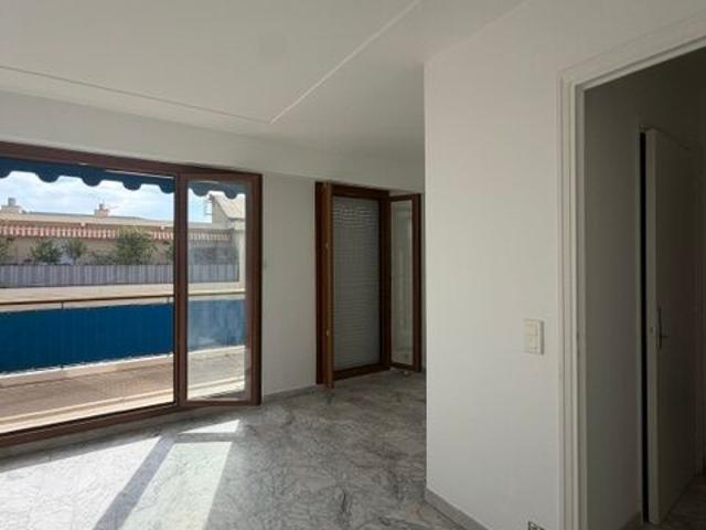 LOCATION VIDE STUDIO NEUF