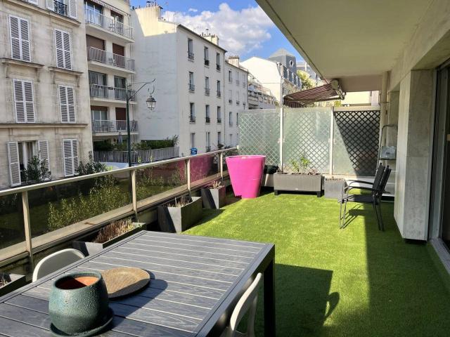 LOCATION VIDE
