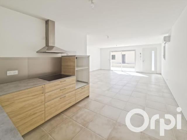 Location Villa 4 pièces 82.8 m2 Saint Julien de Peyrolas