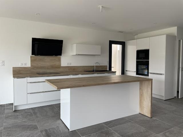 Location Villa 4 pièces 111 m2 Sauvian