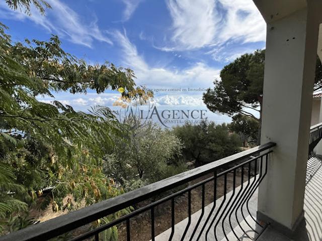 Location Villa 4 pièces 113 m2 San Martino di Lota