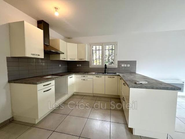 Location Villa 5 pièces 111 m2 Le Revest les Eaux