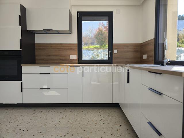 Location Villa 5 pièces 143 m2 Saint Cergues