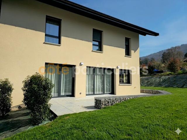 Location Villa 5 pièces 143 m2 Saint Cergues