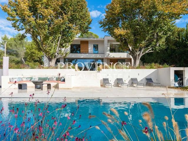 Location Villa 5 pièces 220 m2 Aix en Provence