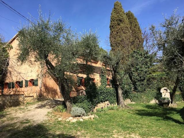 Location Villa 5 pièces 250 m2 Grasse