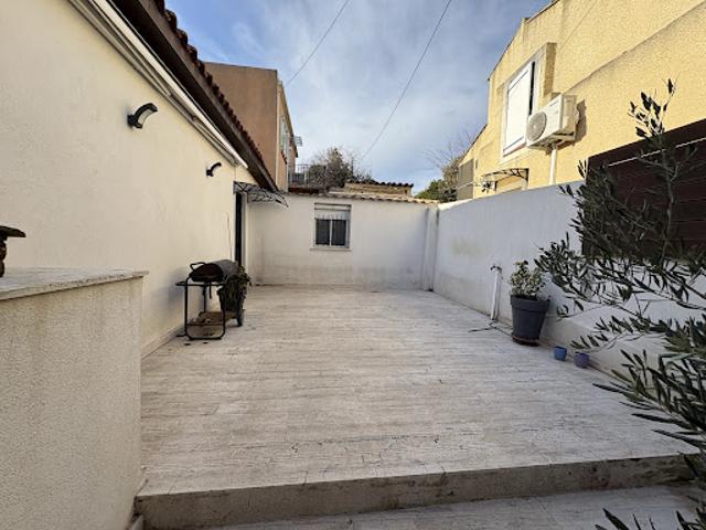 Location Villa 6 pièces 153.64 m2 Marseille 15ème