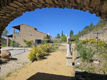 Location Villa 6 pièces 160 m2 Le Beaucet