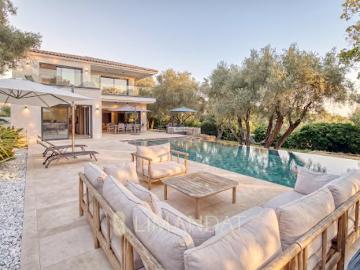 Location Villa 6 pièces 321 m2 Valbonne
