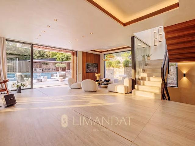 Location Villa 7 pièces 265 m2 Vallauris