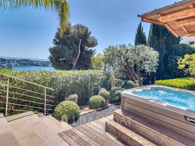 Location Villa 7 pièces 324 m2 Villefranche sur Mer