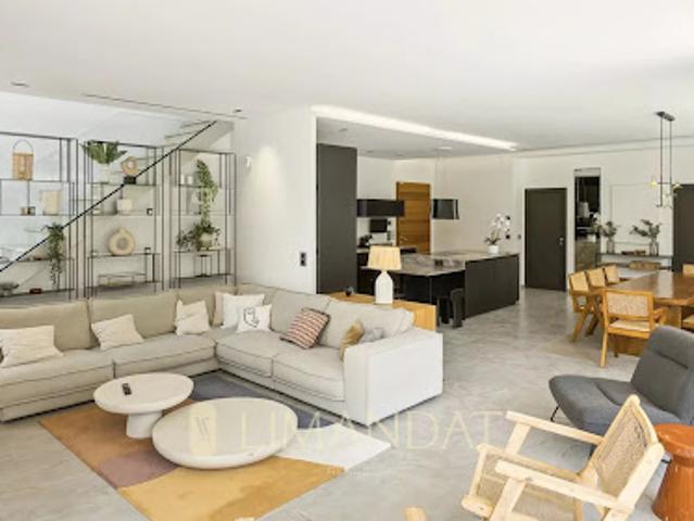 Location Villa 8 pièces 295 m2 Mouans Sartoux