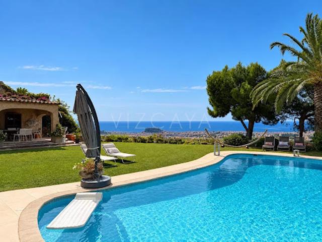 Location Villa 8 pièces 301 m2 Nice