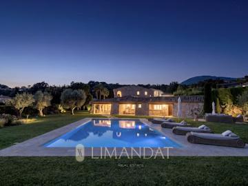 Location Villa 377 m2 Valbonne