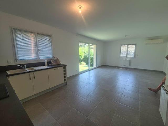 Location Villa 3 pièces 65 m2 Pont Saint Esprit