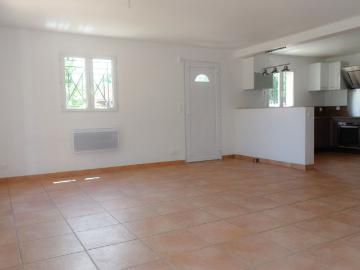 Location Villa T4 en R+1 de 96 m² avec jardin clos, terrasse et garage fermé