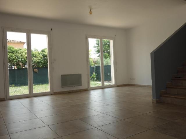 Location Villa T5 de 95 m2 avec jardin clos, terrasse et garage