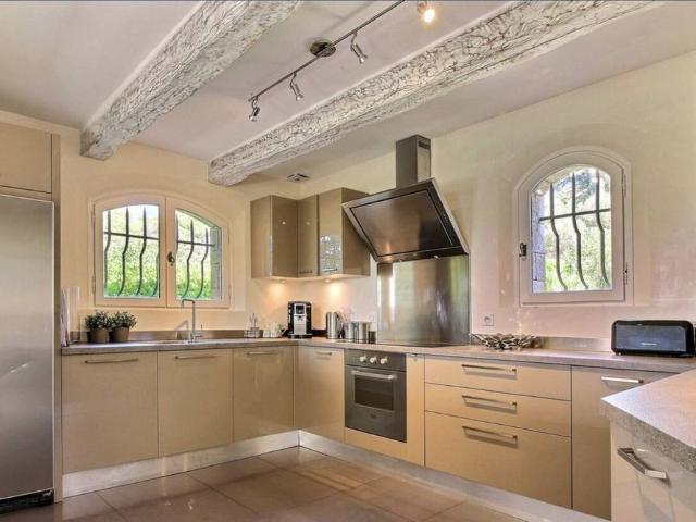 LOCATION VILLA A MOUGINS