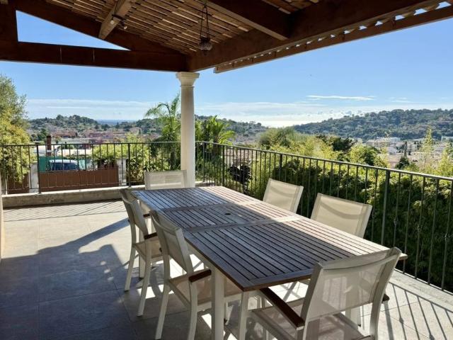 Location Villa avec piscine à Vallauris résidentiel