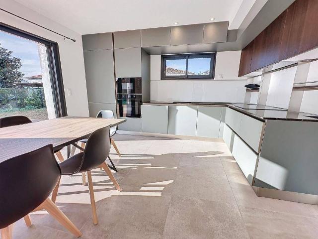 location villa contemporaine 4 Pièce s