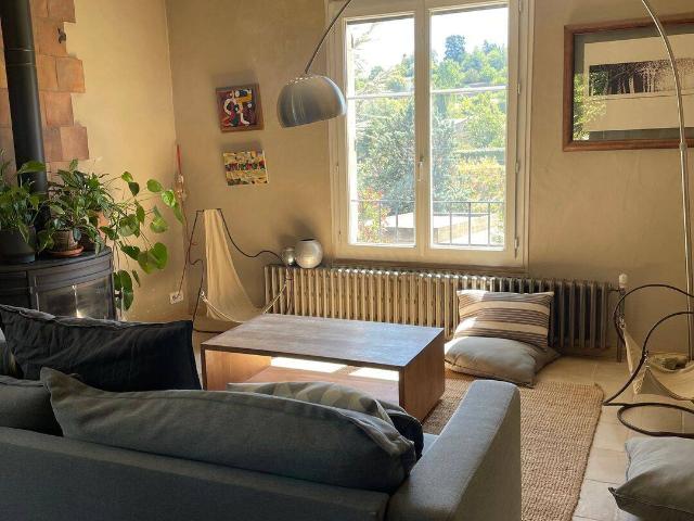 Location à l’année Maison avec jardin à Apt 84400 4 chambres + 1 bureau à pied du centre