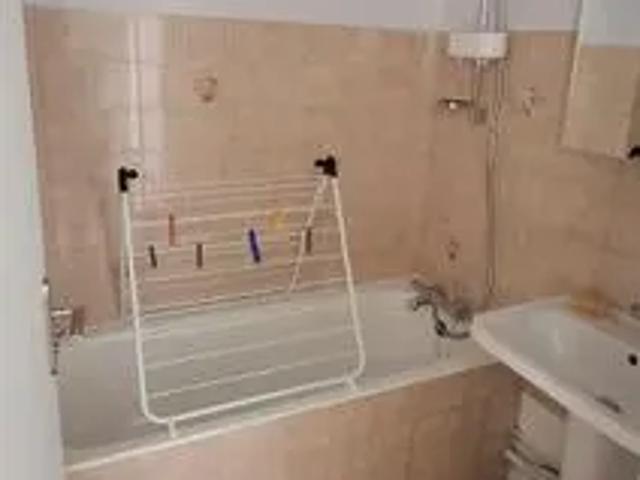 Location à l année Studio 20m2 avec parking privé, balcon, cellier