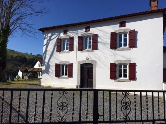 Location A Lacarre, maison T6 avec garage et jardin. | ERLEA IMMOBILIER