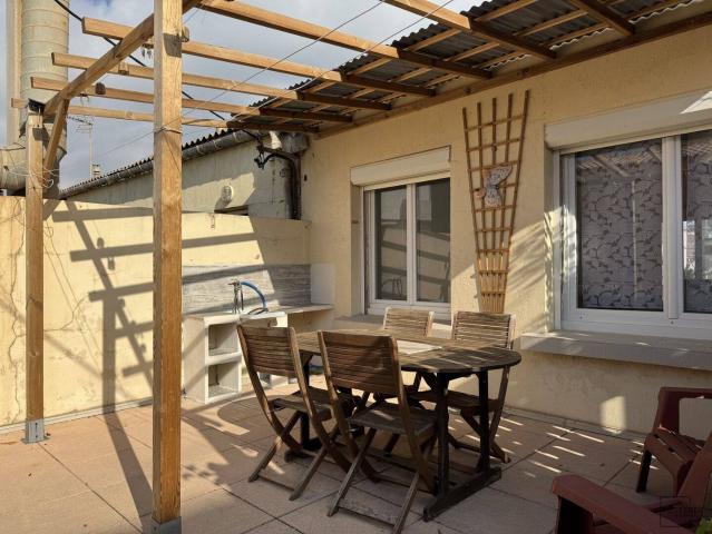 LOCATION A L'ANNEE T2 MEUBLÉ ET CLIMATISÉ