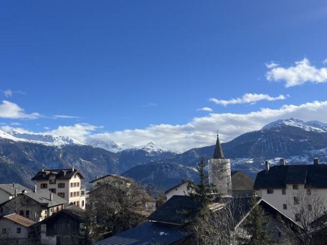 Location à l'année: appartement neuf au coeur du village de Montana