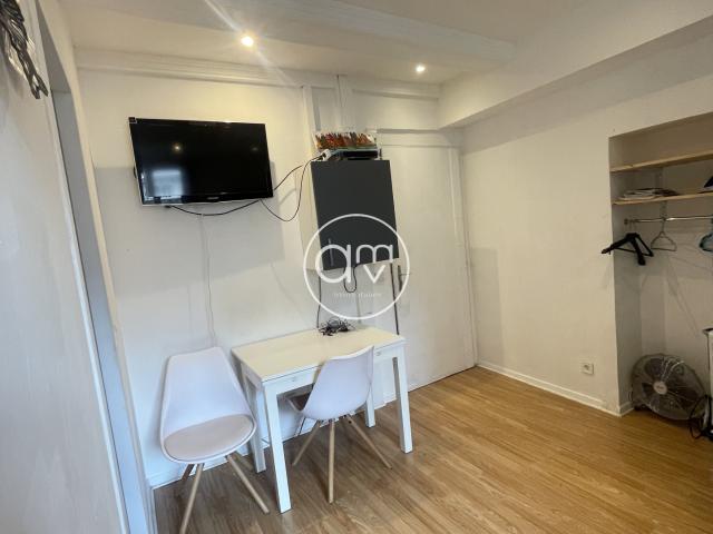 Location À louer – Studio meublé rénové – Toulon Basse Ville | AMV Immobilier
