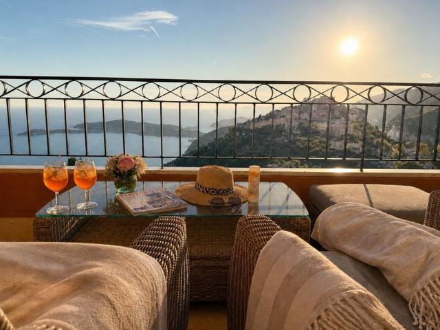 LOCATION ANNUELLE OU AU MOIS VUE MER ET SAINT JEAN CAP FERRAT
