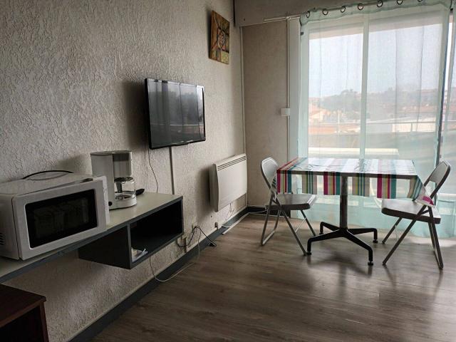 Location année Studio meublé 24 m² hab avec parking privé