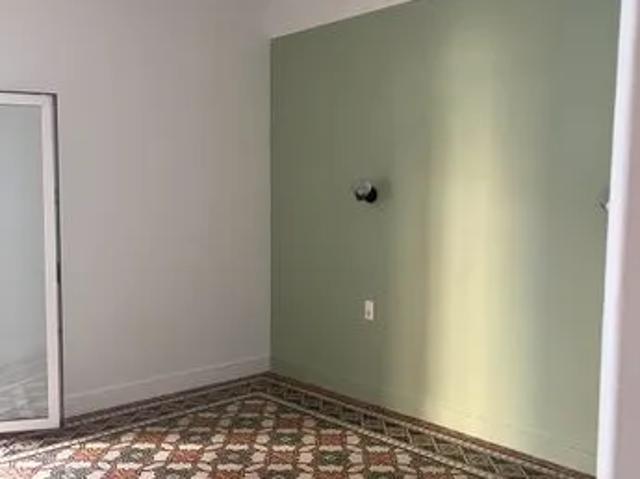 Location appart beaux volumes près du théatre à Perpignan