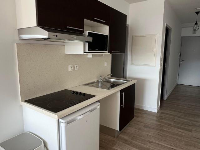 Location appartement, 43.43 m² T 2 à Rochefort, 650 €