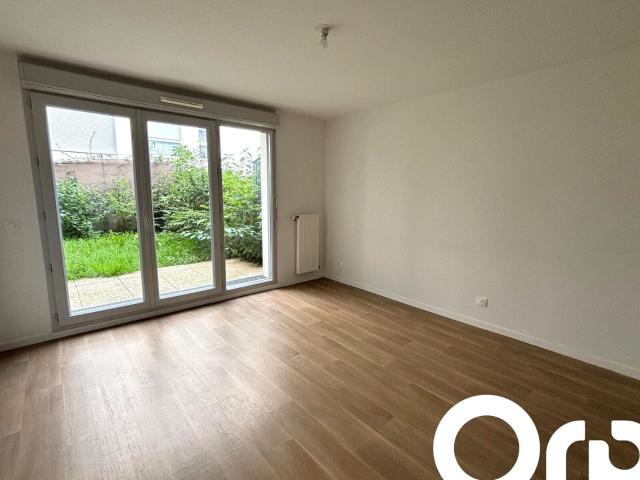 Location appartement, 43.45 m² T 2 à Trappes, 880 €
