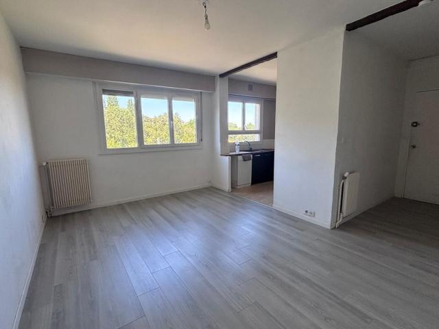 Location appartement, 43.65 m² T 2 à Poitiers, 630 €