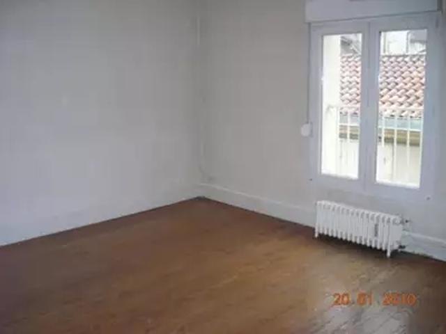 location appartement, 43.03 m² au dernier étage