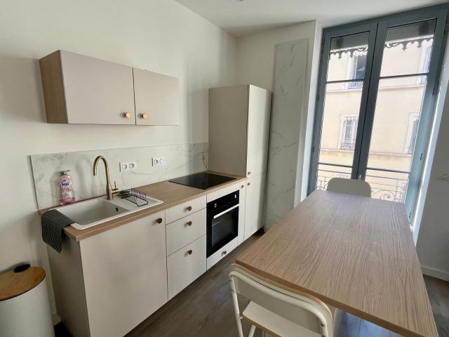 Location appartement, 43.04 m² T 2 à Lyon 6, 995 €