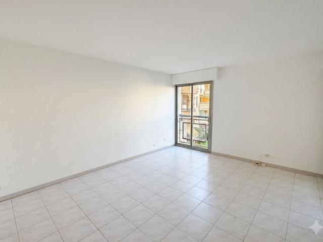 Location appartement, 43.13 m² T 2 à Cannes, 1 190 €