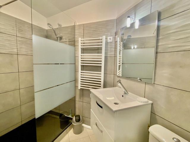 Location appartement, 40.11 m² T 2 à Pertuis, 740 €