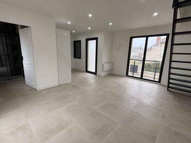 Location appartement, 40.25 m² T 3 à Milly la Forêt, 900 €