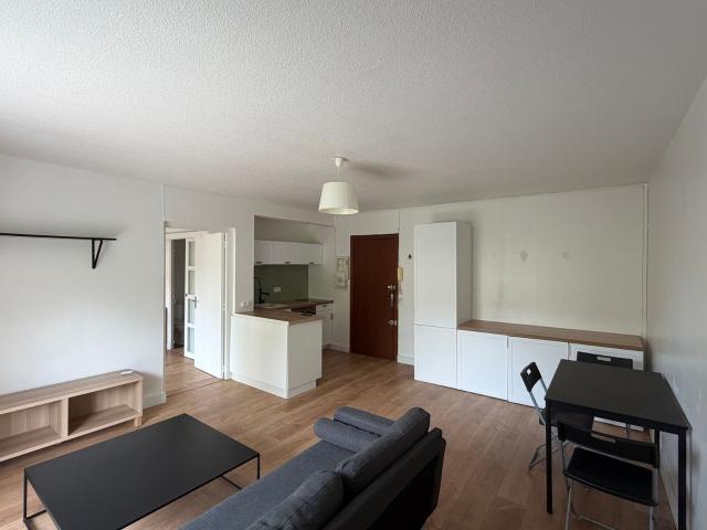 Location appartement, 41.85 m² T 2 à Toulon, 820 €