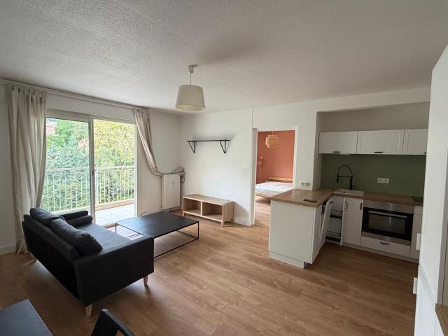 Location appartement, 41.85 m² T 2 à Toulon, 850 €
