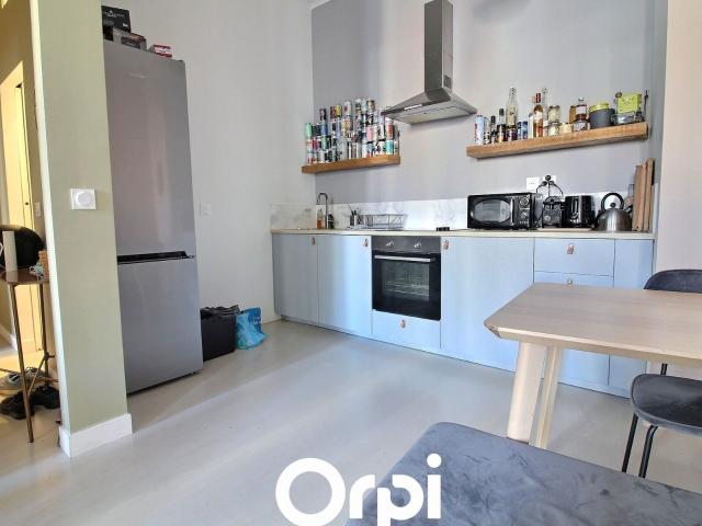 Location appartement, 42.45 m² T 2 à Marseille 7, 899 €